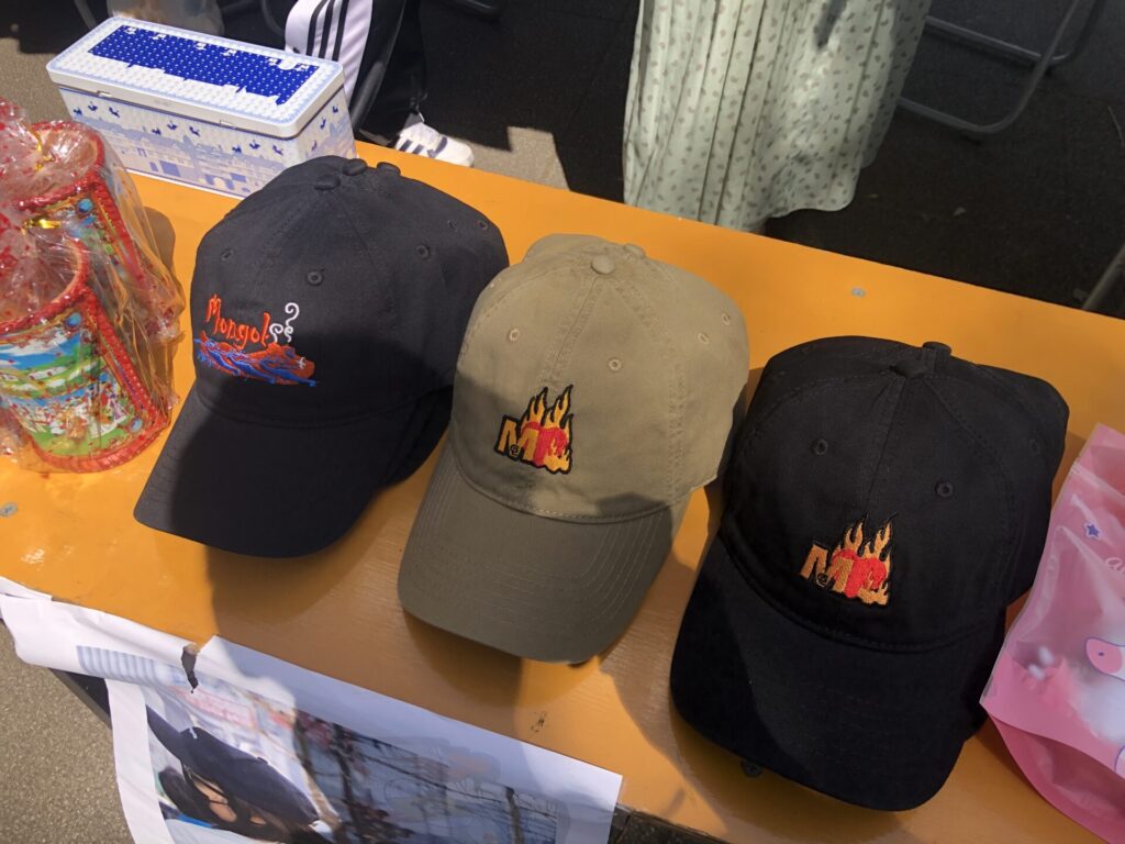 ハワリンバヤルの雑貨、ファッションの店　帽子の販売