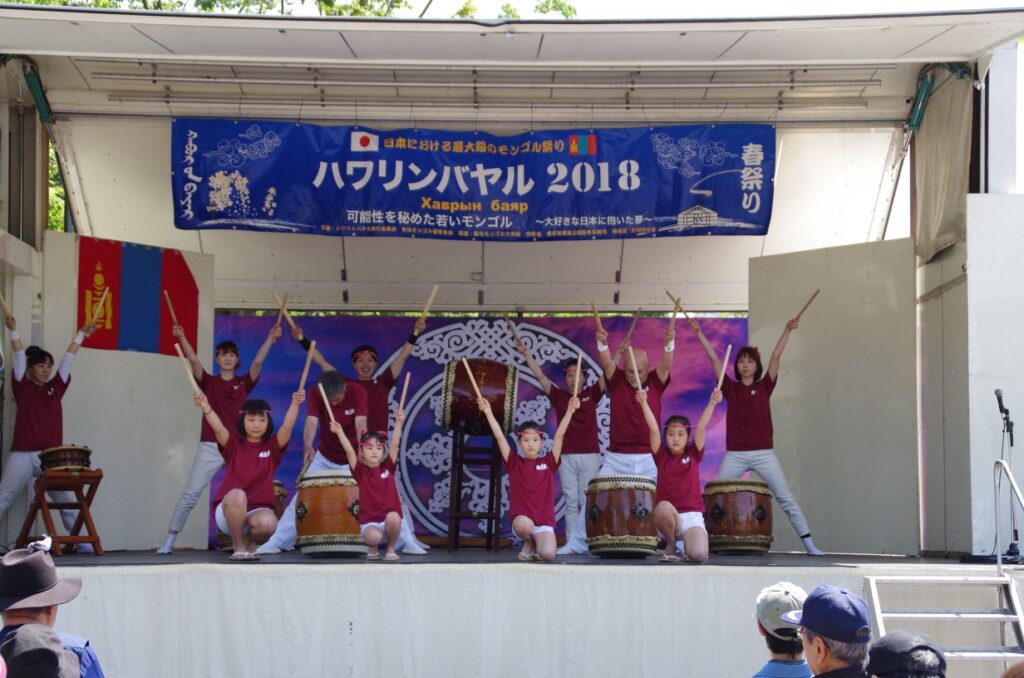 ハワリンバヤル　春祭り　日本人公演